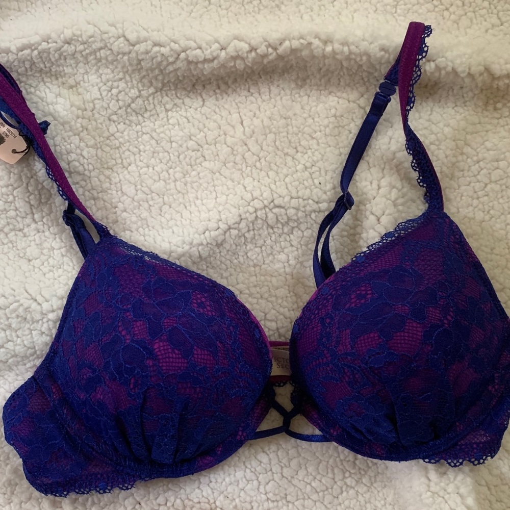 NWT VS Miraculous Plunge Bra 32A